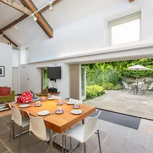 Noelle's Cottages, The Barn Holiday home